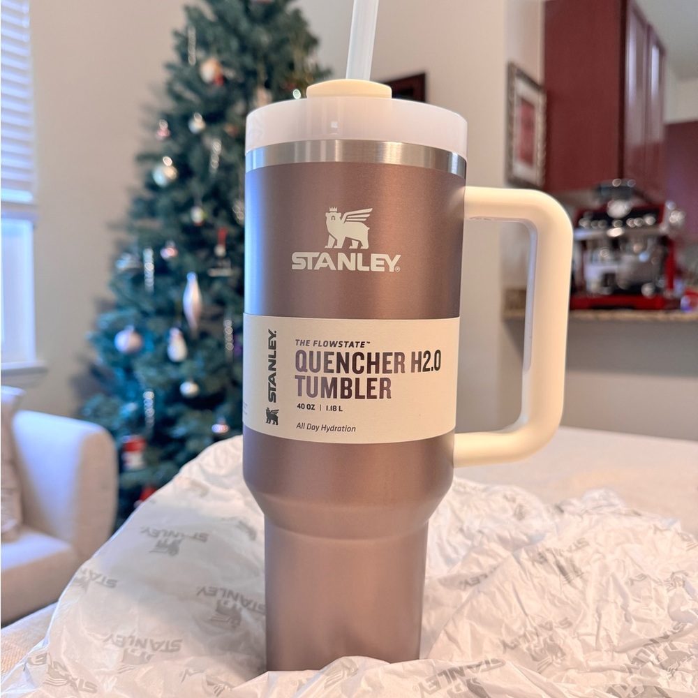 Brand new Stanley Tumbler Rose Quartz Glow